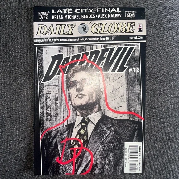 Marvel Comics: Daredevil #32 - Picture 2 of 5